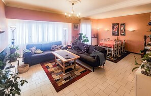 TV - 4 bedroom stunning home in Béziers (Béziers)