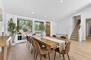 Dining - Summit House- new home, sleeps 16, quiet neighborhood-, hot tub, pet friendly (McCall)