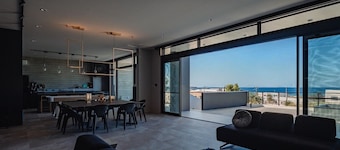 Luxury Villa Maeda 2
