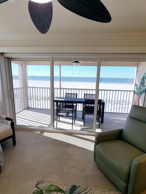 TV, books - BEACH FRONT w/ ROOFTOP DECK! - {Barbados 1} Newly Renovated 1 BR / 1.5 BA - Walk to Times Square! (Fort Myers Beach)