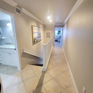 Interior - BEACH FRONT PENTHOUSE w/ ROOFTOP DECK - {D1} 2 BR / 2.5 BA -Walk to Times Square (Fort Myers Beach)