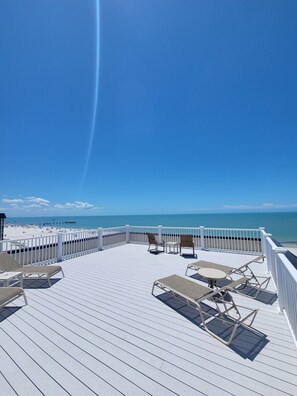 Terrace/patio - BEACH FRONT PENTHOUSE w/ ROOFTOP DECK! - {Dominica 2} New 2 BR / 2 BA - Walk to Times Square! (Fort Myers Beach)