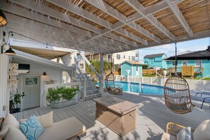 Terrace/patio - Surf Gypsy - Dog Friendly Ocean views, Heated pool, Steps to
Beach in Surf City (Surf City)