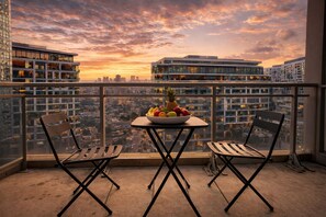 Elite Suite, Balcony | Terrace/patio - Skyview Haven Stay (Toronto)