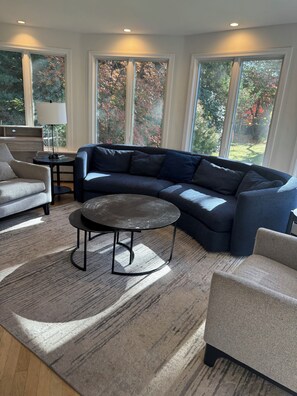 Living area - 5BR World Cup Home Base, Upscale Neighborhood <25mins to Gillette, >31 day lease (Newton)