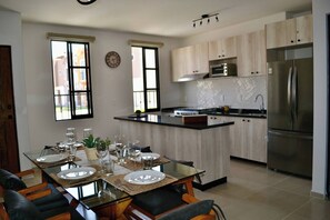 Condo, 2 Bedrooms, Patio | Dining room