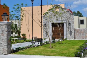 Condo, 2 Bedrooms, Patio | Exterior