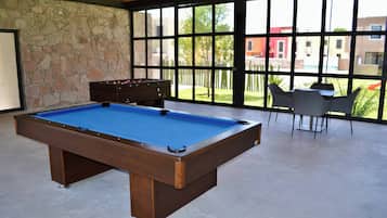 Condo, 2 habitaciones, patio | Sala de juegos