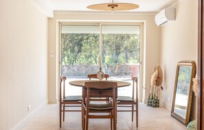 Dining - 2 bedroom cozy apartment in Orange (Orange)