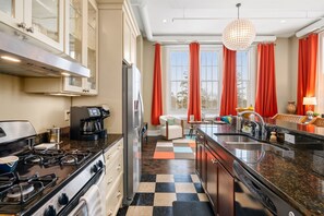 Fridge, microwave, oven, stovetop - Belchak's Window | Historic Commons Retreat (Traverse City)