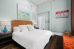 Room - Belchak's Window | Historic Commons Retreat (Traverse City)