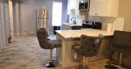 Modern 2BR Apt , 10 Mins to EWR & Easy NYC Train Access