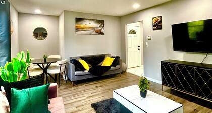 April 40% Off. Close to EWR, JFK, LGA, Manhattan, NYC. Sleeps up to 8.