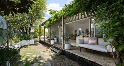 Lemon Tree Studio - A light filled, luxurious hideaway made for slow mornings & cosy nights