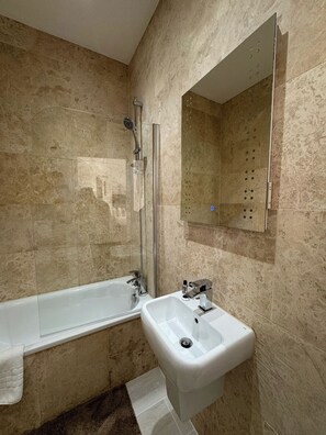 Hair dryer - Clockwork stay 1 bedroom (Greater London)
