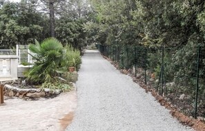 Property grounds - Nice home in Regusse with private swimming pool, can be inside or outside (Regusse)