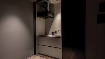 Classic Quadruple Room | Free WiFi, bed sheets