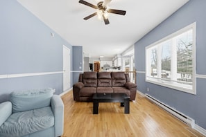 House | 7 bedrooms - Executive 7 Bedrooms 3 5 Bathrooms (Bedford)
