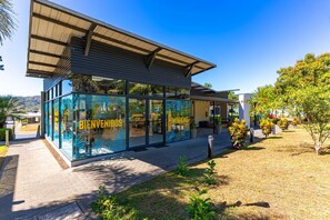 Exterior - CASAGO- Casa Familiar I Piscina I Comodidad (Playa Herradura)