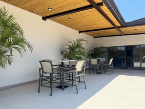 Outdoor dining - Casago | Ocean View Condo | Steps to Beach & Comfort (Jaco)