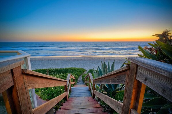 Beach - Oceanfront Condo | Private Balcony | Beach Access | Sunset Views (Carlsbad)