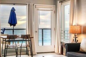 Living area - Oceanfront Condo | Private Balcony | Beach Access | Sunset Views (Carlsbad)