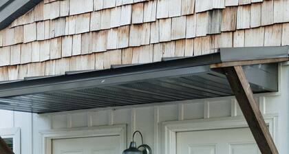 Snug Harbor Inn | The beach suite | Near Lake Michigan