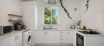 Government House by the Sea • Easy coastal vibe