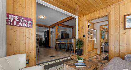 Snug Harbor Inn | Near Lake MI