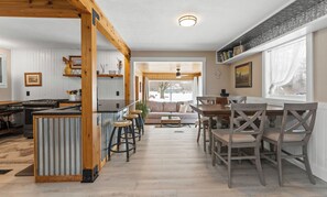 Dining - Snug Harbor Inn | Near Lake MI (Muskegon)