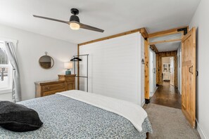 Desk, iron/ironing board, free WiFi, bed sheets - Snug Harbor Inn | Near Lake MI (Muskegon)
