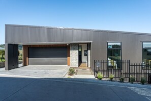 Exterior - Olive Grove in Raglan (Raglan)