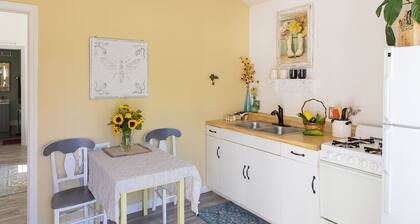 Snug Harbor Inn | Honeybee Suite | Near Lake Michigan