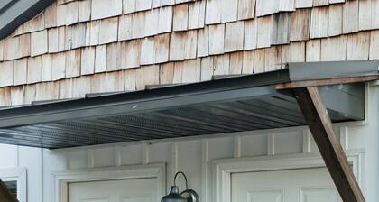 Snug Harbor Inn | Honeybee Suite | Near Lake Michigan