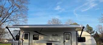 Lois' Hideout

Comfy 1 bedroom camper within 7 minutes of Kinkaid Lake.