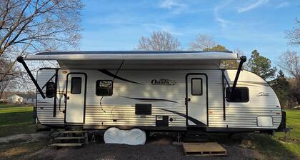Lois' Hideout
Comfy 1 bedroom camper within 7 minutes of Kinkaid Lake.