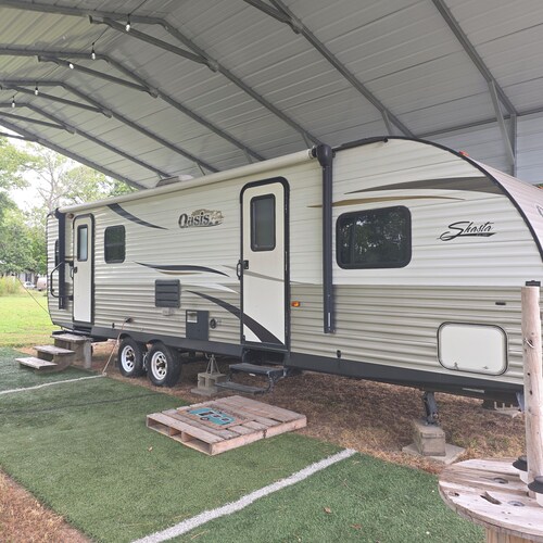 Lois' Hideout

Comfy 1 bedroom camper within 7 minutes of Kinkaid Lake.