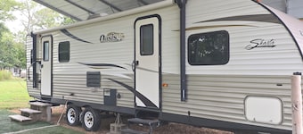 Lois' Hideout

Comfy 1 bedroom camper within 7 minutes of Kinkaid Lake.