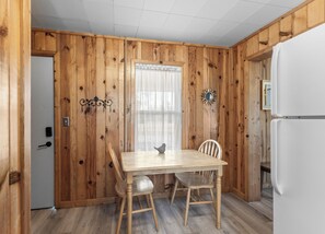 Dining - Snug Harbor Inn | Birch Suite | Near Lake MI (Muskegon)