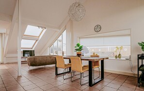 Dining - Lovely home in Uitgeest with lake view (Uitgeest)