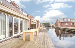 Outdoor dining - Stunning home in Uitgeest with WiFi (Uitgeest)