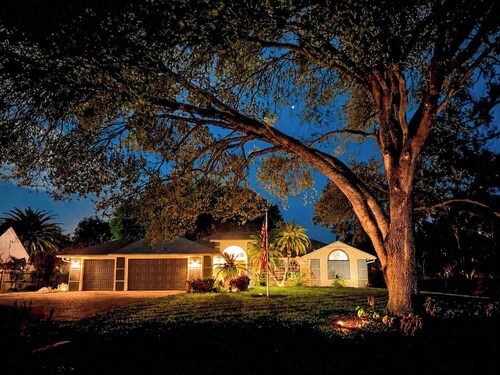 Waterfront Merritt Island Villa: KSC-Beach-Port!