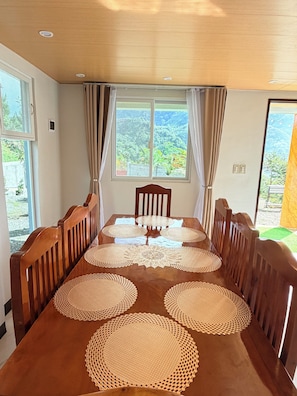 Dining - Cozy Villa Mountain View Cold Weather in Marilog Perfect for Relaxing getaways (Arakan)