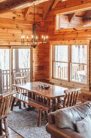 Interior - Secluded 20-Acre Retreat with Hot Tub and Sauna, 11 mins to old man cave (South Bloomingville)
