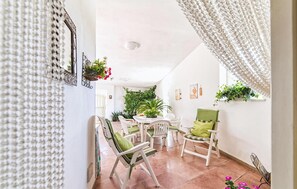 Dining - Cozy home in S. Maria del Focallo with WiFi (S. Maria del Focallo)