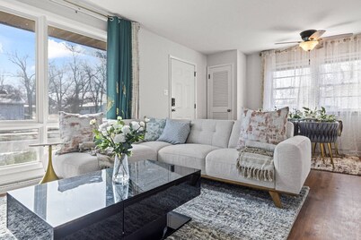 Relaxing 4BR Home Perfect for Families & Work Stays