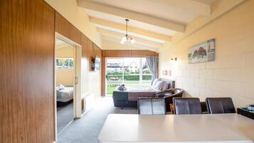 Spacious family apartment, Mountain view | Interior