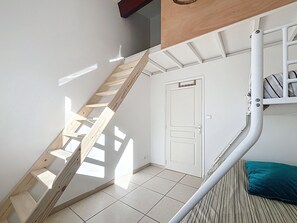 Interior - Bright apartment, parking, 9 guests (Mauguio)