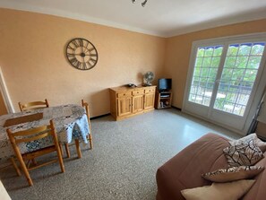 TV - 2-room apartment, terrace - 4 guests (Argelès-sur-Mer)