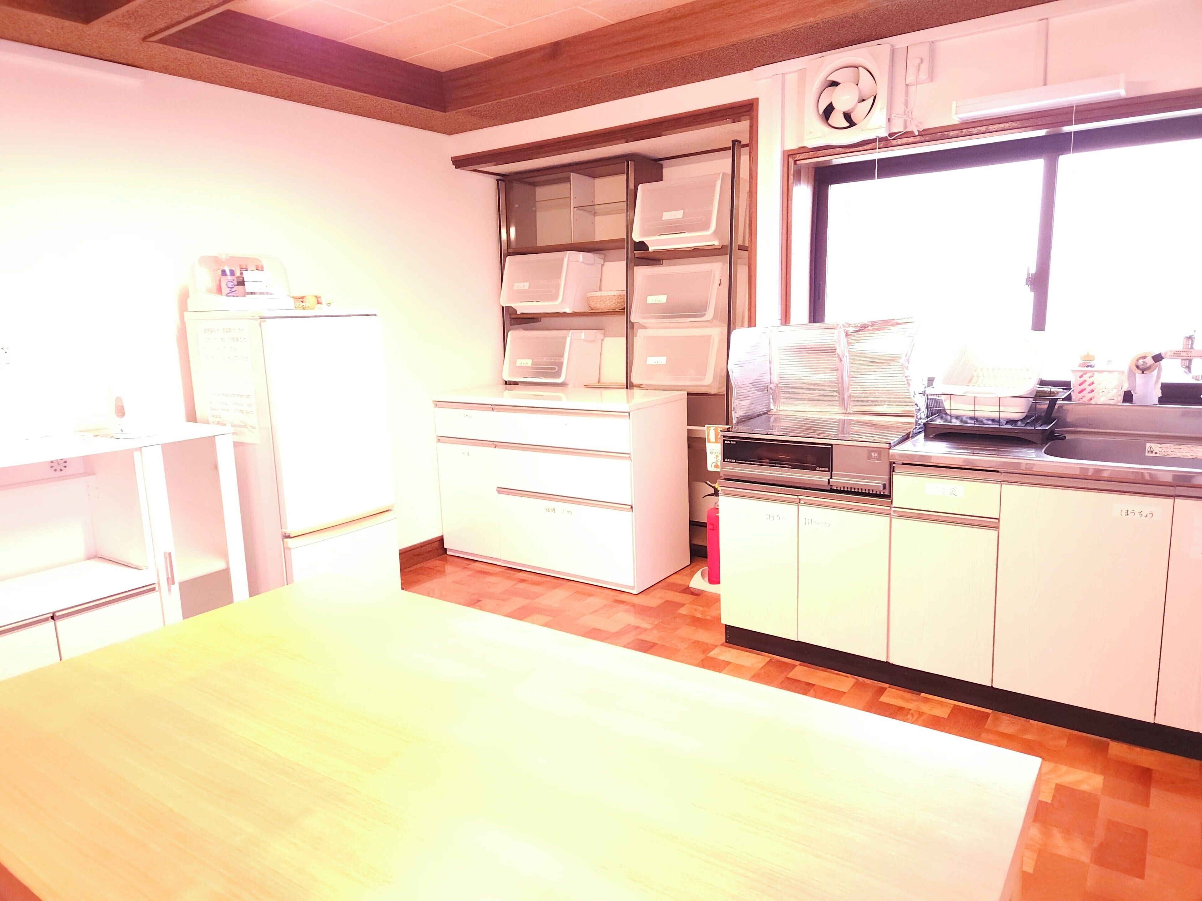 Fridge, microwave, stovetop, electric kettle